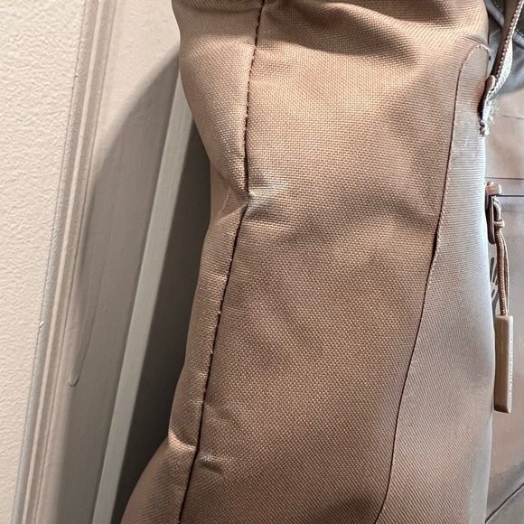 Hydro Flask Tan Duffel Bag - Picture 4 of 8